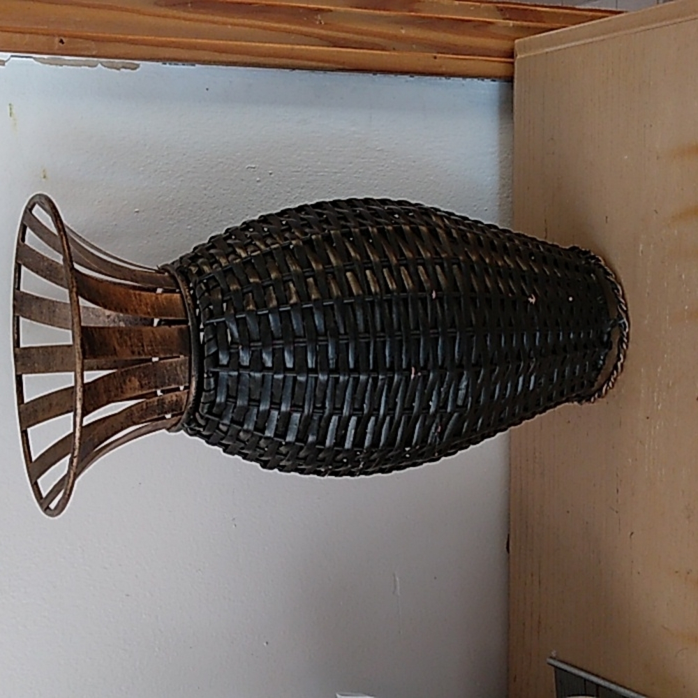 Floor vase